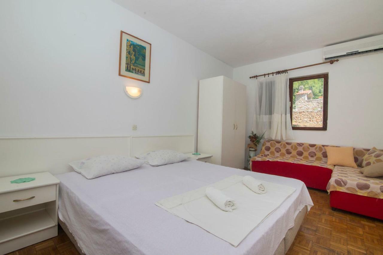 Apartments Tonin Ivan Dolac Exterior photo